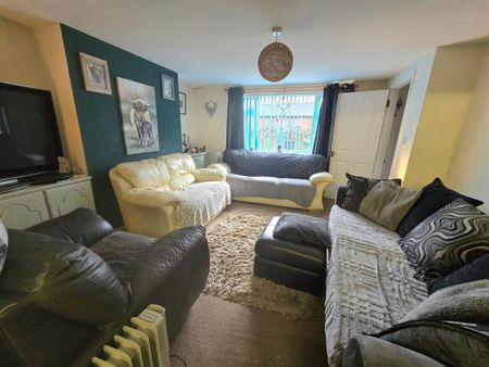 3 bedroom terraced house to rent - Photo 3