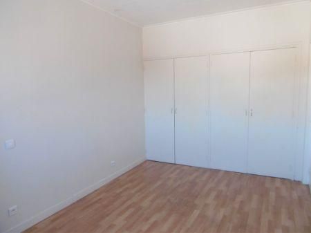 Location - Appartement - 4 pièces - 104.98 m² - labastide St Pierre - Photo 2