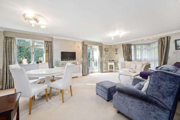 Riverside Gardens, Finchley, N3 - Photo 1
