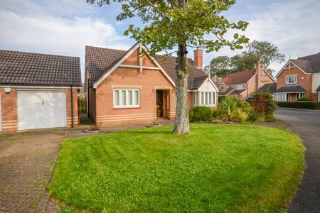 3 bed detached bungalow to rent in The Cloisters, South Gosforth, NE7 - Photo 3