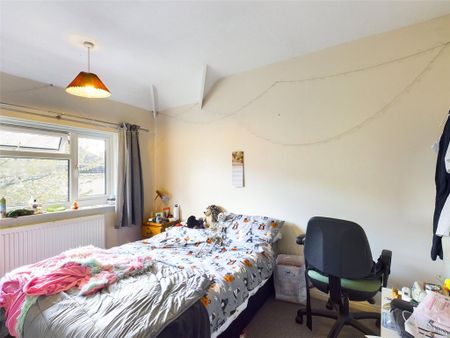 6 bedroom end of terrace house to rent - Photo 4