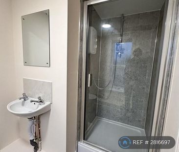 1 bedroom in a house share to rent - Photo 6