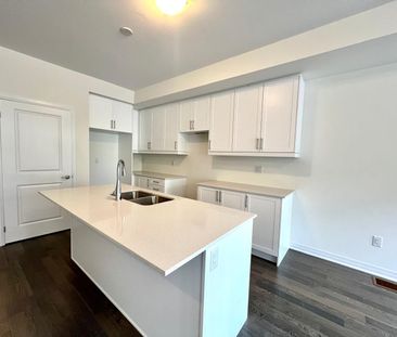 For Lease - 562 Hudson Crescent, Midland, Ontario - Photo 2