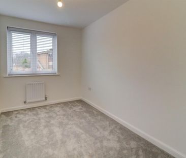 4 BED Detached house To rent - Photo 3