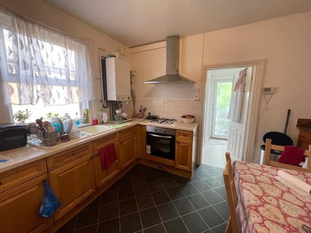 2 bedroom flat to rent - Photo 4