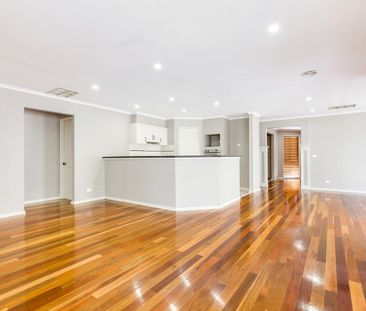 Beautiful 3 Bedroom with Double Living - Photo 3