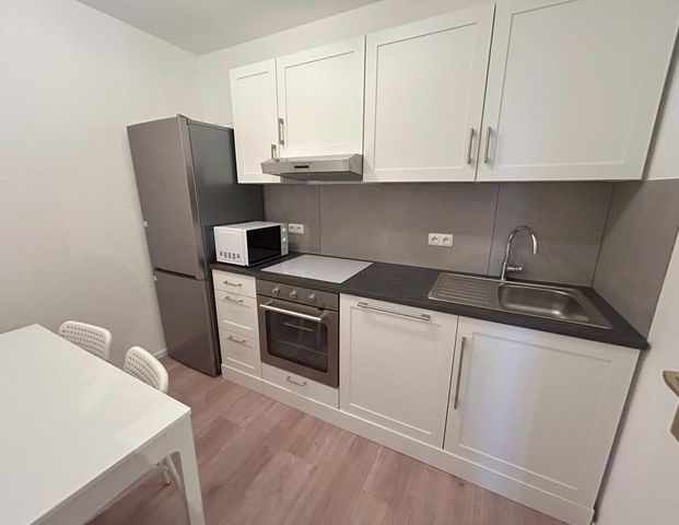 NEW/ NEU - WG Zimmer in Frankfurt / Share apartment room available in Frankfurt - Photo 1