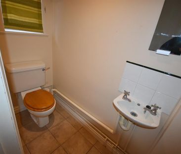 3 bedroom semi-detached house to rent - Photo 4