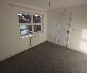 2 bedroom semi-detached house to rent - Photo 3