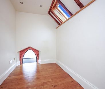 A 3 Bedroom Flat in Town Centre GL50 4EF - Photo 2