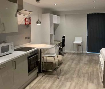 Flat 12/15/18 - Photo 4