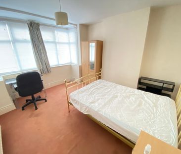 5 Bed Student Accommodation - Photo 6