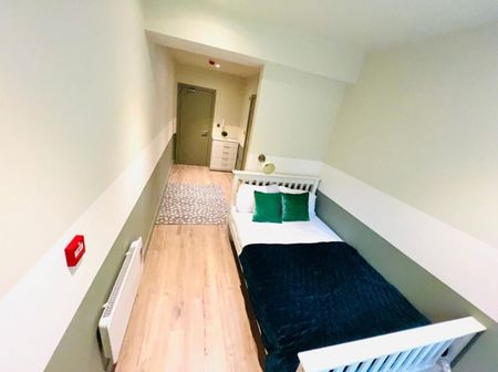 Room in a Shared House, Glenister Park Road, SW16 - Photo 2