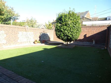 Arnold Street, LOWESTOFT - Photo 2