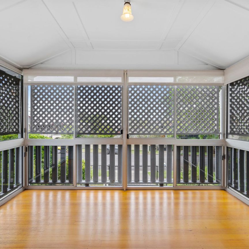 Charming Three-Bedroom Home in Sought-After Annerley - Photo 1