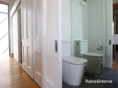 CENTRALLY LOCATED ONE BEDROOM WITH VIEWS TO THE OCEAN! - Photo 4