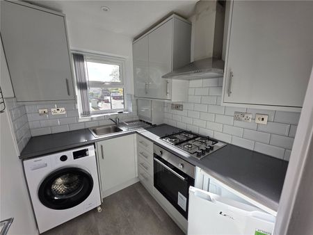 Station Approach, Cheam Road, Ewell, Epsom, KT17 1QL - Photo 2