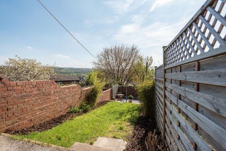 3 bedroom terraced house to rent - Photo 4