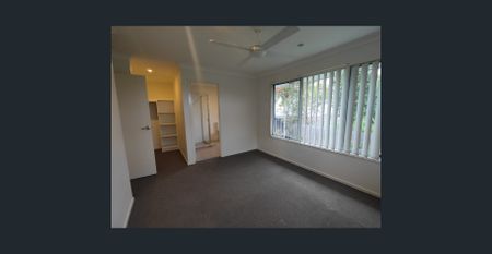 4 Bedroom - Available now - Photo 5