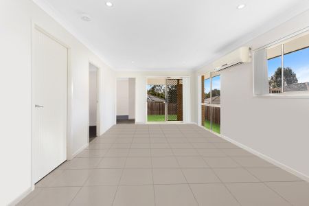 9 Bulmer St, Bellbird Park QLD 4300 - House For Rent | Domain - Photo 2