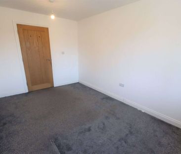 Spacious Unfurnished One Double Bedroom Apartment in Belmont Place ... - Photo 5