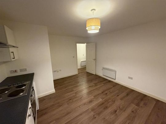 1 bedroom flat to rent - Photo 1