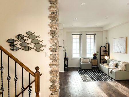 For Lease - 101 Grand Oak Drive, Richmond Hill, Ontario - Photo 2