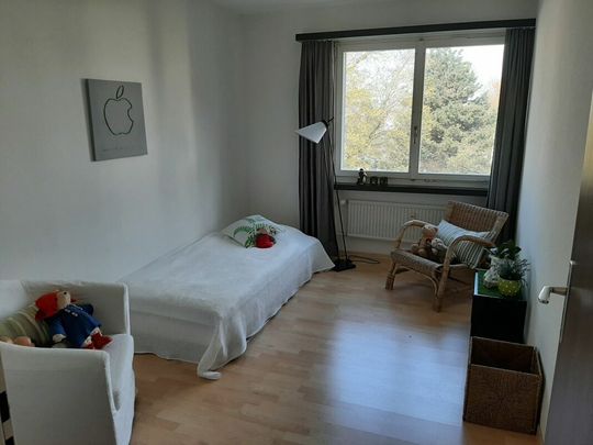 grosszügige 5.5 Zimmer-Altbauwohnung an ruhiger Lage - Photo 1