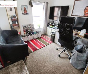 2 bedroom apartment to rent - Photo 6