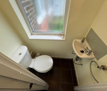 Room in a Shared House, Leasow Drive, B15 - Photo 4
