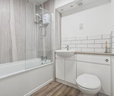 2 bedroom flat to rent - Photo 3