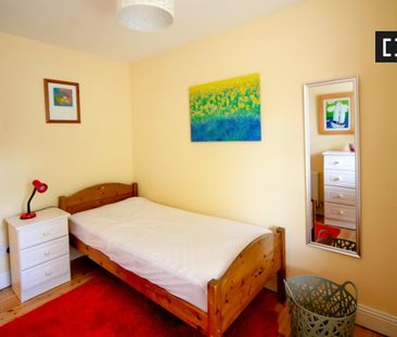 Snug room for rent in 3-bedroom house, Knocklyon, Dublin - Photo 5