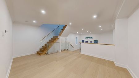 For Lease - 110 ROSLIN Avenue, Toronto, Ontario - Photo 3