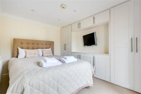 3 bedroom flat in Barnes - Photo 4