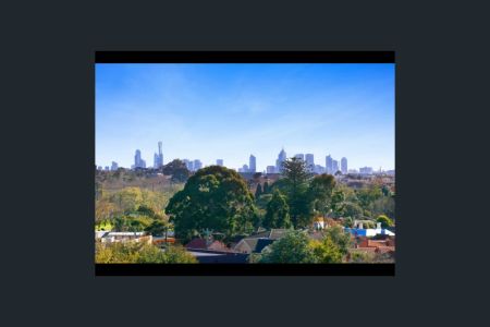 MODERN AND SPACIOUS APARTMENT - Photo 5