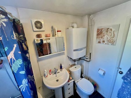 2 bedroom terraced house to rent - Photo 2