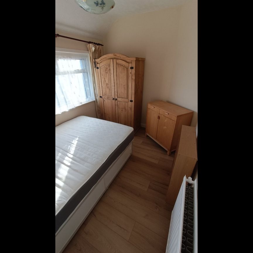 Room in a Shared House, Downton Road, BS4 - Photo 1