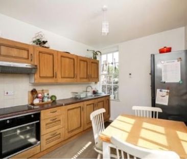 Room in a Shared Flat, White House, SW11 - Photo 3