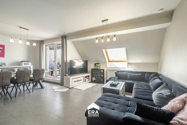 Ruim appartement met 3 slaapkamers en garage - foto 1