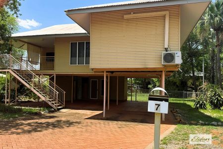 Spacious 3-Bedroom Home - Photo 5