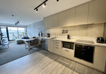 One Bedroom City Fringe Apartment with Office - Photo 4