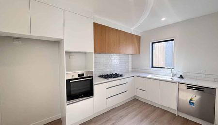 Brand New 4 Beds Home in Rangitoto Zone - Photo 4