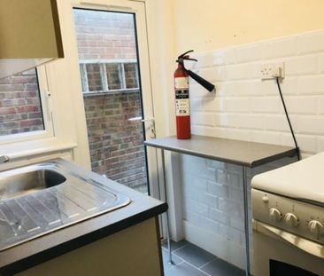 House share to rent - Photo 2