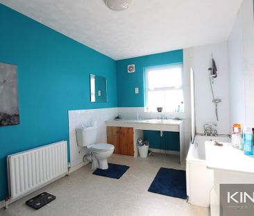 3 bedroom terraced house to rent - Photo 6