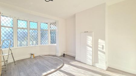 4 bedroom semi-detached house to rent - Photo 2