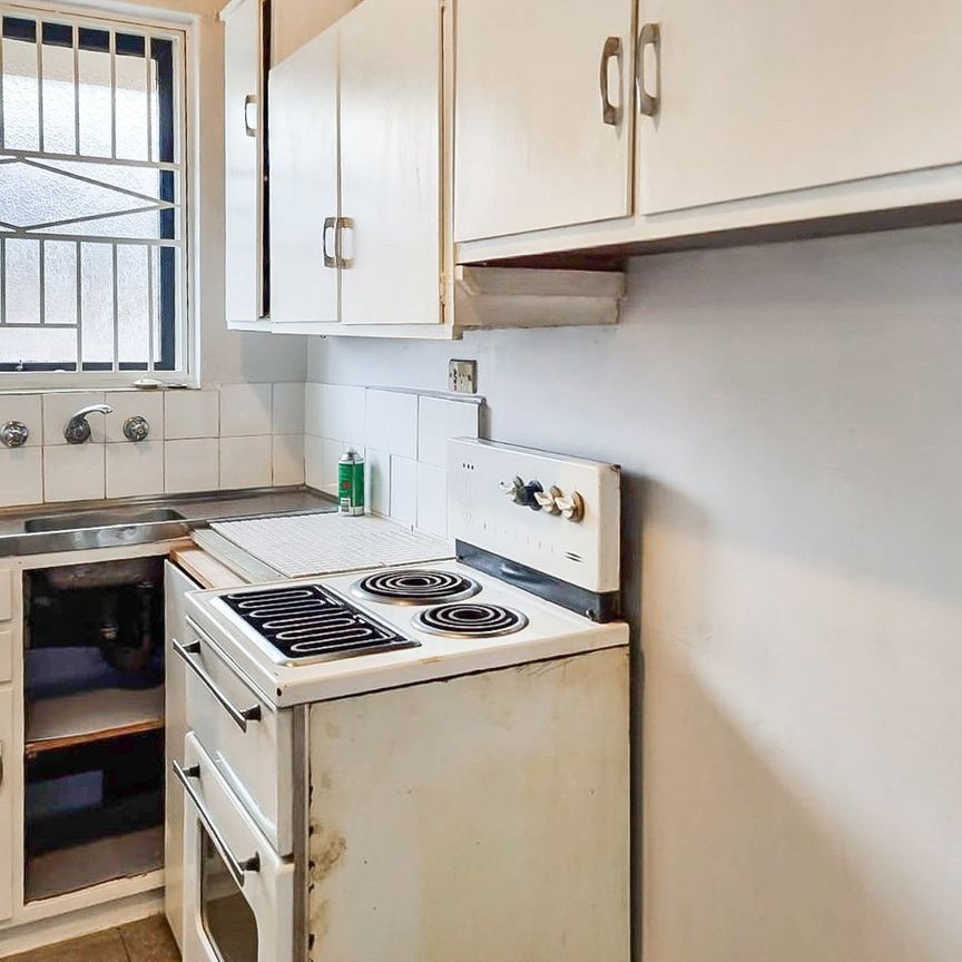 Convenient location - Photo 1