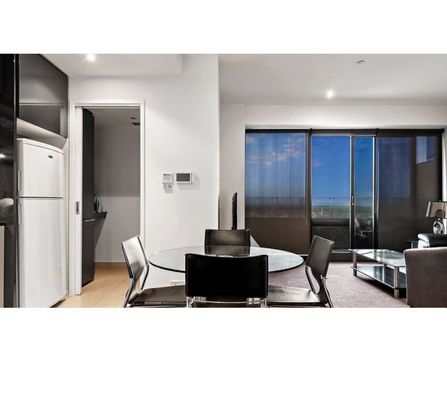 Stunning One Bedroom Apartment on Level 61 with Breathtaking Views! - Photo 1