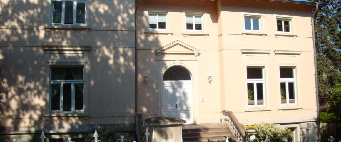 Pendler aufgepasst! 1-Zimmer-Appartment im Schloßgarten - Photo 1