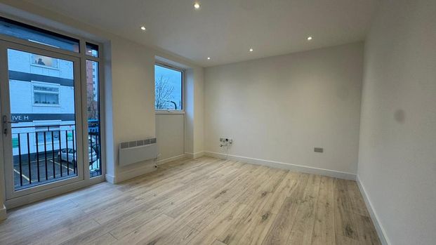 3 bedroom flat to rent - Photo 1