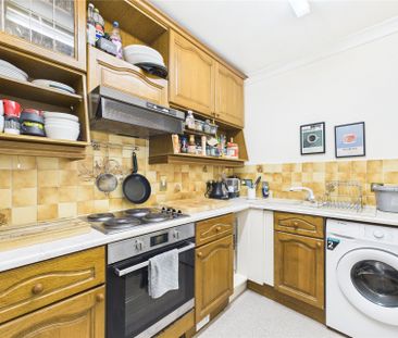 Parkgate, Burnham Parkgate, Burnham - Photo 1